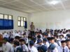 Polwan Polresta Banyuwangi Bekali Pelajar SMPN 3 Kalipuro Hadapi Kenakalan Remaja